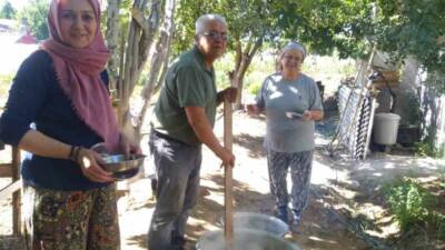 Muharrem ayının simgesi olan aşure, Denizli’nin Acıpayam ilçesinde dualarla ve