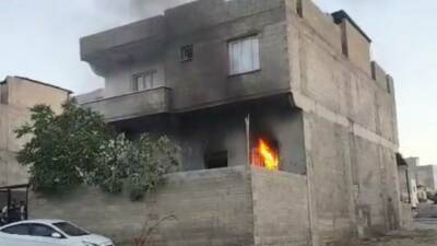 Gaziantep’in Nizip ilçesinde 2 katlı binada yangın çıktı. Yangın, Nizip