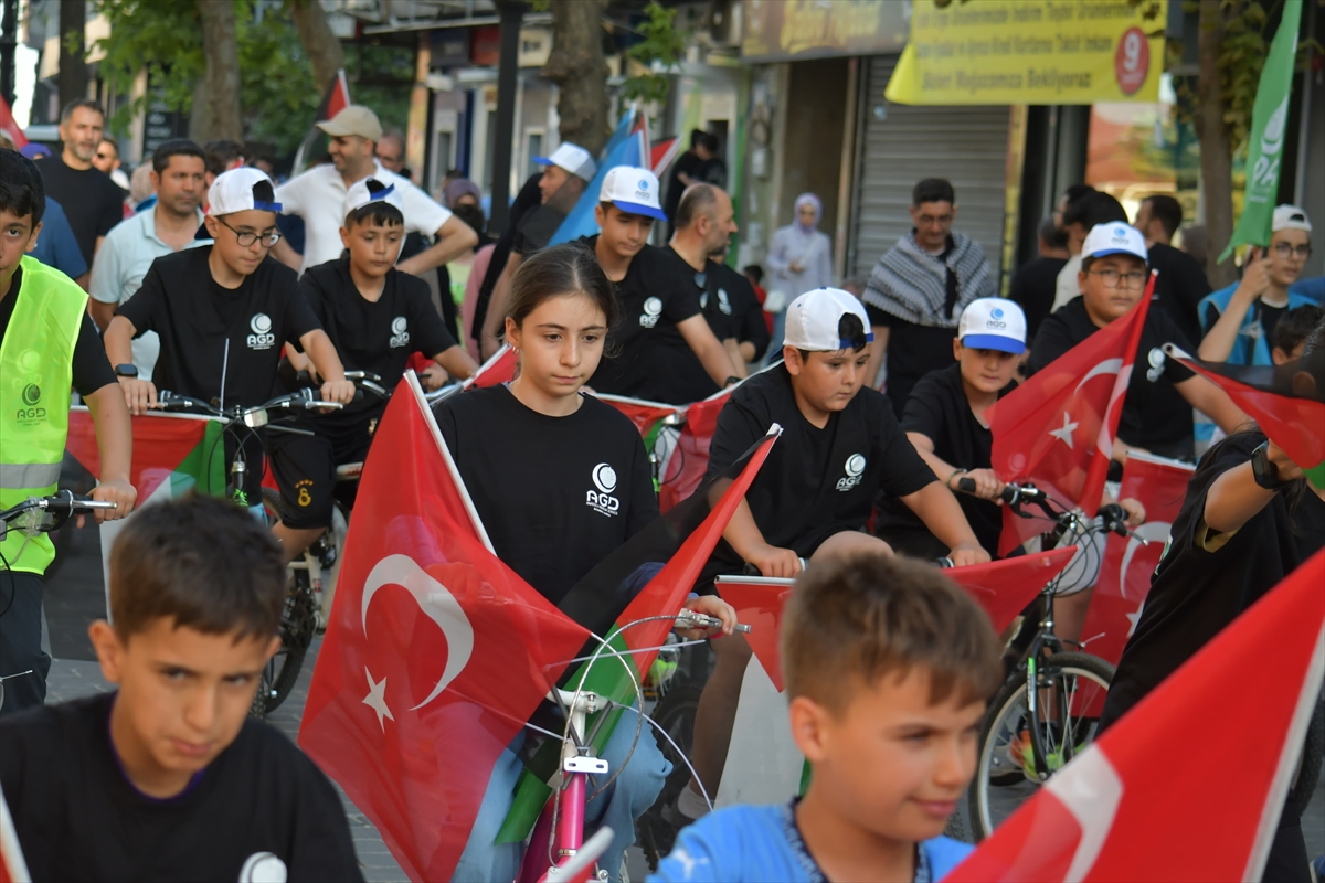 İSTANBUL (AA) – Anadolu Gençlik Derneği (AGD) Gaziosmanpaşa Şubesince, Filistin’e