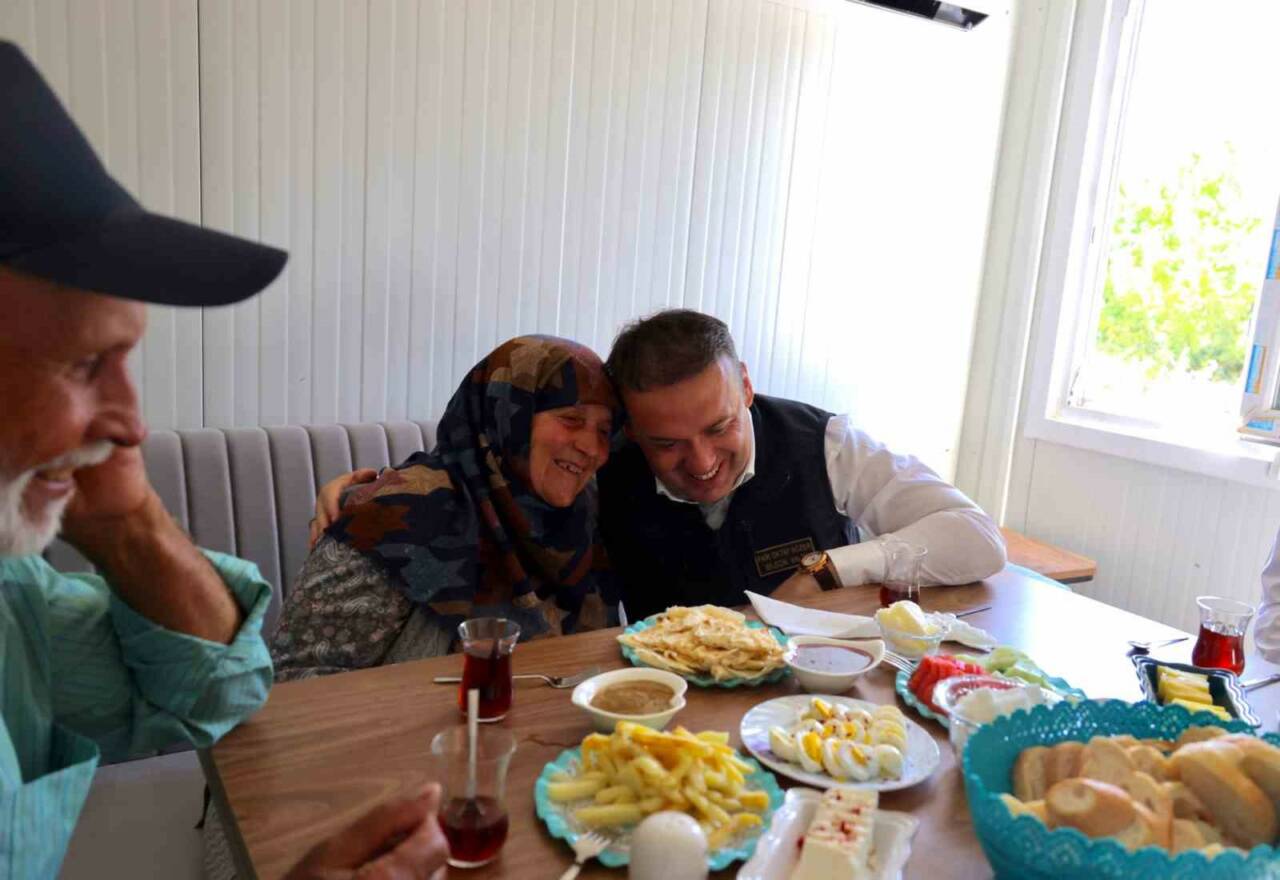 Bilecik’te geçtiğimiz gün çıkan orman yangınında Osmaniye’deki evleri yanan yaşlı