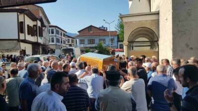 Kocaeli’nde çınar ağacından kopan dalın üzerine düşmesi sonucu hayatını kaybeden