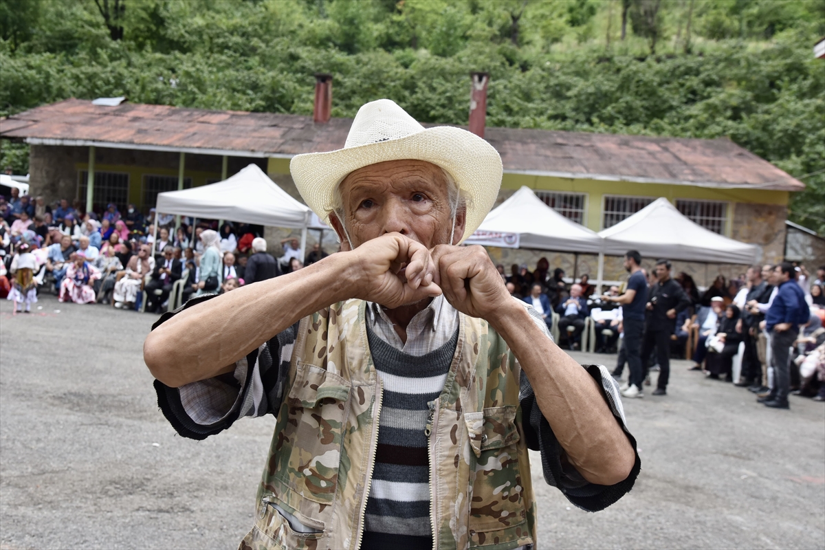 GİRESUN (AA) – Giresun’un Çanakçı ilçesine bağlı Kuşköy köyünde “26.