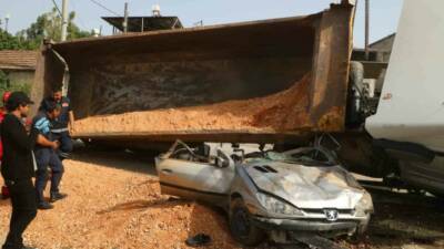 Hatay’da hafriyat kamyonunun ezdiği otomobilden yaralı olarak kurtulup 3 ameliyatla