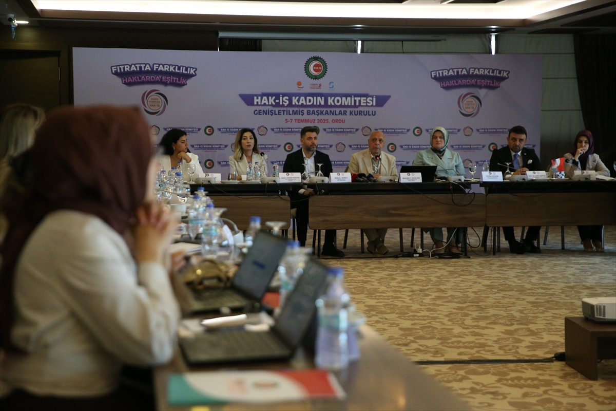 - "(Kamu işçisinin zam görüşmelerine ilişkin) Hükümetimize çağrı yapalım. Kamu