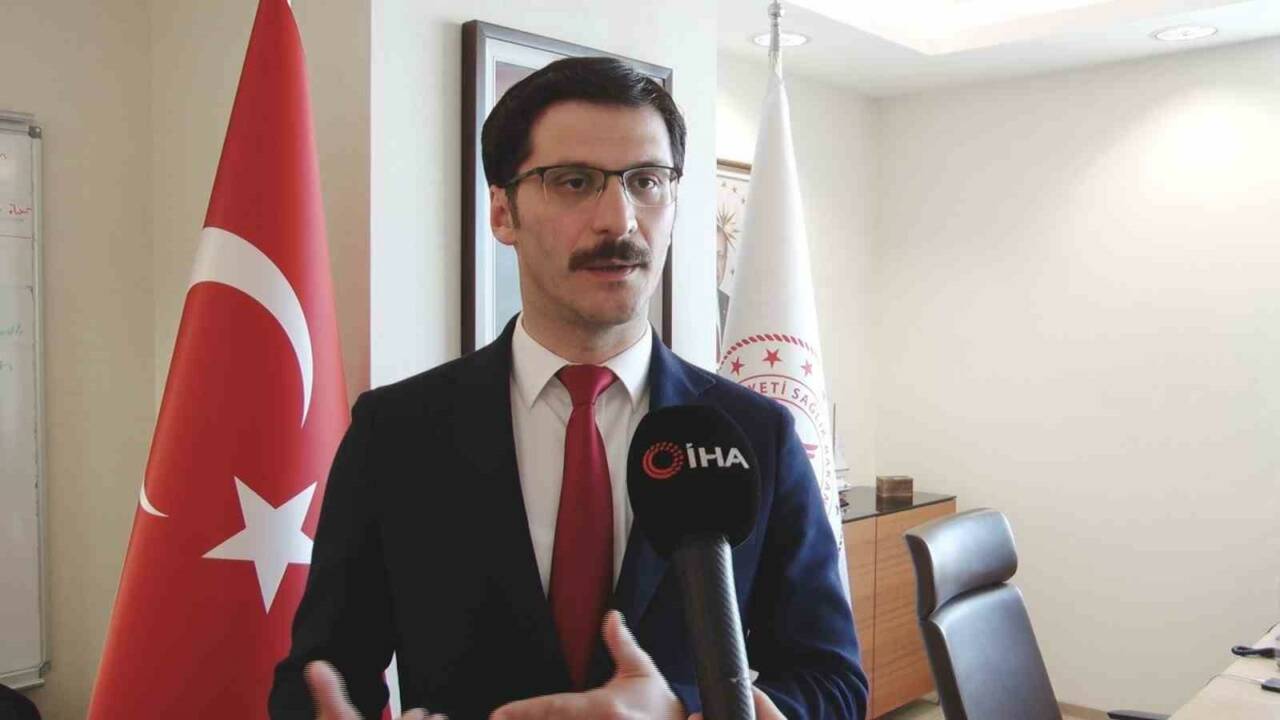 Halk Sağlığı Genel Müdürü Muhammed Emin Demirkol, artan hava sıcaklıklarına