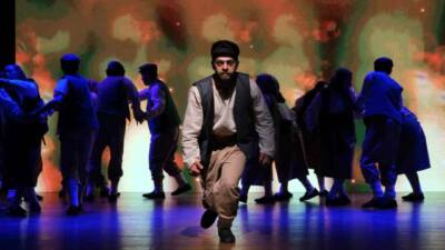 İzmit’te bulunan ve Cumhuriyet tarihinin ilk eserlerinden olan Halkevi’nde dönem