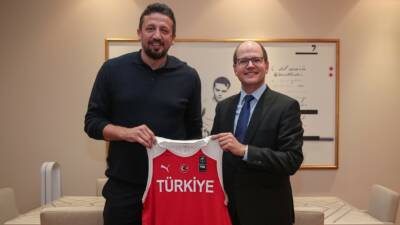 Türkiye Basketbol Federasyonu Başkanı Hidayet Türkoğlu, Litvanya merkezli bir internet