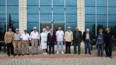 Düzce Muharrem Sancaklı Huzurevi sakinleri ve çalışanları, Düzce Üniversitesi Süs