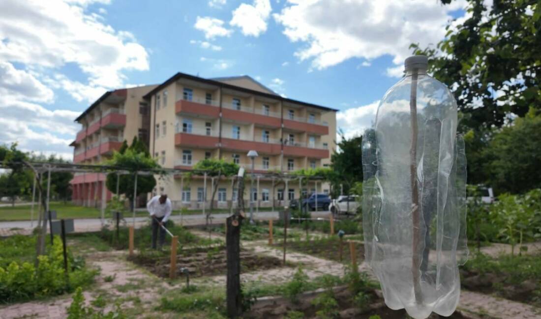 Kayseri Büyükşehir Belediyesi Hacı-Rukiye Gazioğlu Huzurevi’nde yaşayan yaşlı çınarlar; 30