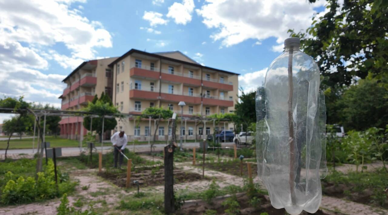 Kayseri Büyükşehir Belediyesi Hacı-Rukiye Gazioğlu Huzurevi’nde yaşayan yaşlı çınarlar; 30