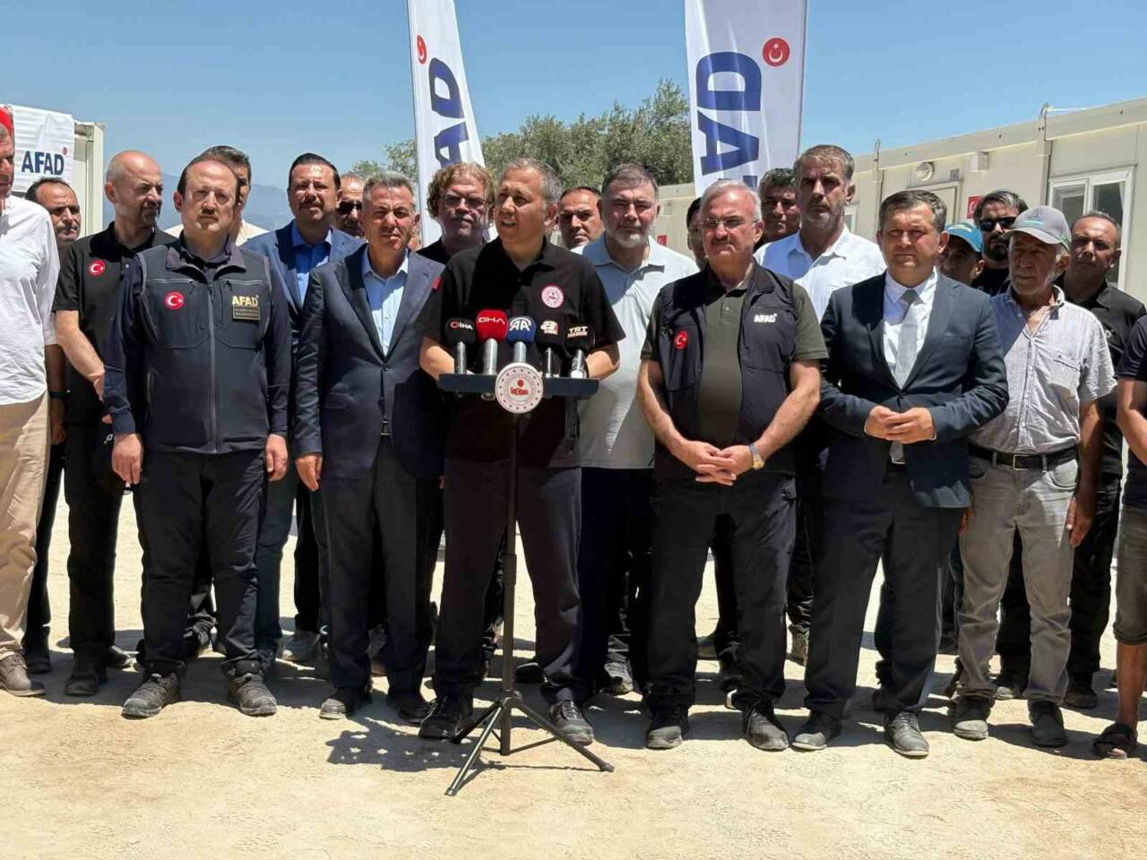 İçişleri Bakanı Ali Yerlikaya, İzmir’in Ödemiş ilçesinde meydana gelen orman