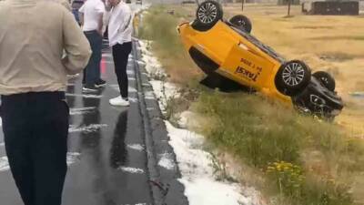 Iğdır ile Doğubayazıt arasında etkili olan dolu yağışı, trafik kazasına