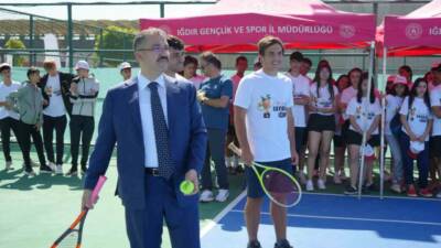 Iğdır’da bu yıl beşincisi düzenlenen Alagöz Holding Kayısı Cup Tenis