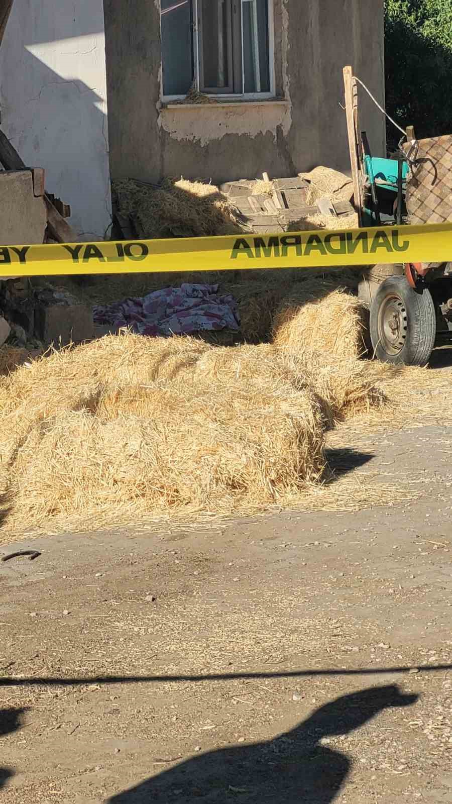 Isparta’nın Yalvaç ilçesinde seyir halindeyken devrilen patpat kazasında 2 kişi