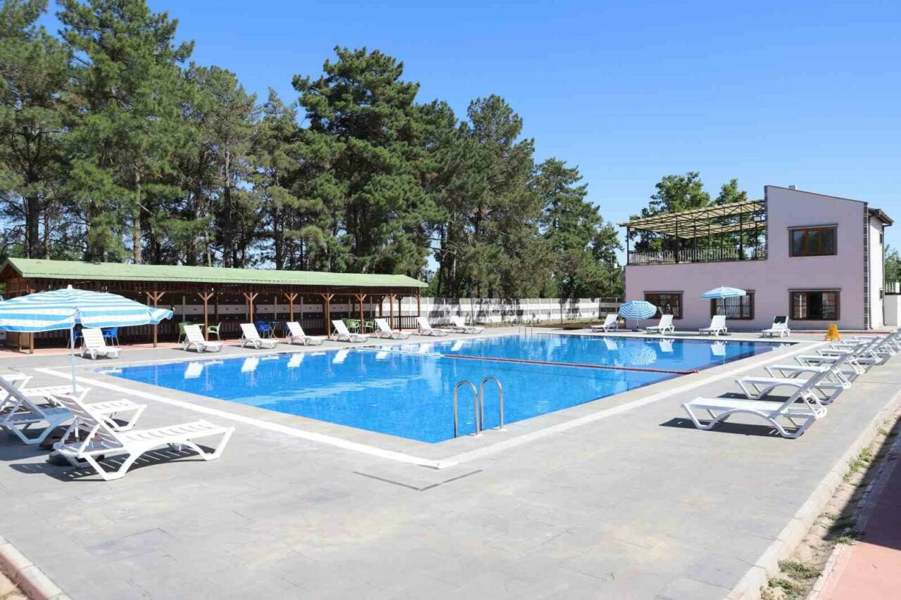 Diyarbakır Büyükşehir Belediyesi, kadınların spora erişimini artırmak amacıyla yüzme eğitimi