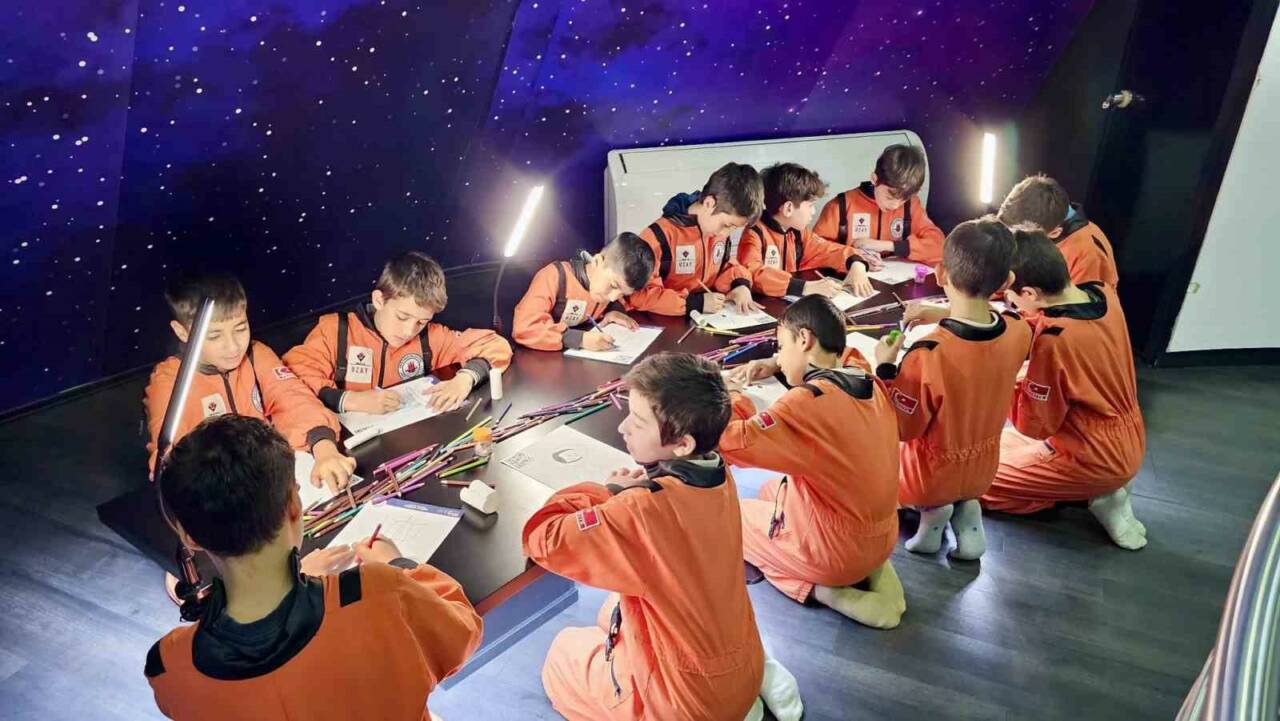 Kağıthane Belediyesi’nin çocuklara yönelik hayata geçirdiği El Battani Uzay Evi,