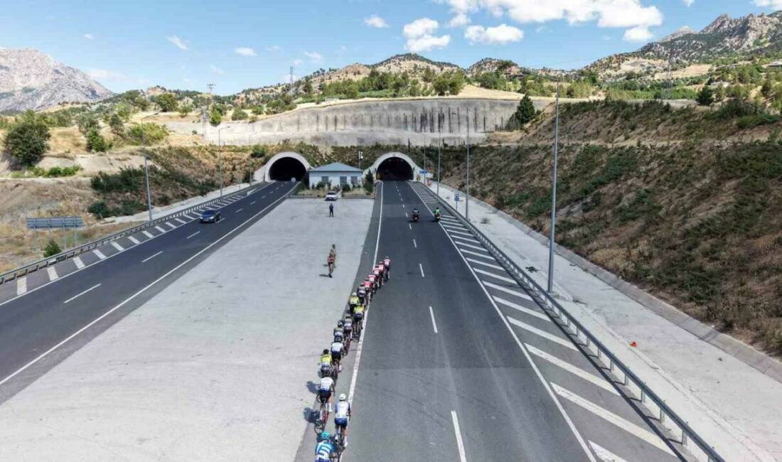 Kahramanmaraş Büyükşehir Belediyesi öncülüğünde düzenlenen 2. Uluslararası Kahramanmaraş Bisiklet Yarışması’nda