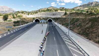 Kahramanmaraş Büyükşehir Belediyesi öncülüğünde düzenlenen 2. Uluslararası Kahramanmaraş Bisiklet Yarışması’nda