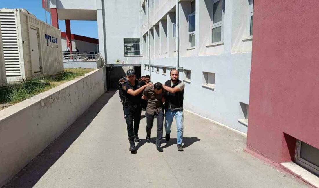 Adana’da geçen yıl kahve kutularının içerisinden ele geçirilen 825 kilo
