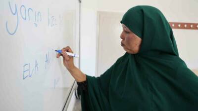 Gırtlak kanseri olan annesini tedavi ettirebilmek için 2,5 yıl önce