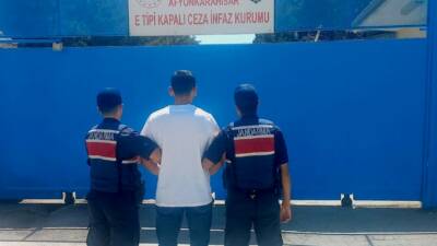 Afyonkarahisar’da kasten öldürme suçundan hapis cezasıyla aranan bir şahıs polis