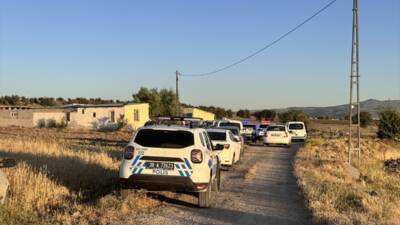 KAYSERİ (AA) – Kayseri’nin Melikgazi ilçesinde çıkan silahlı kavgada 3