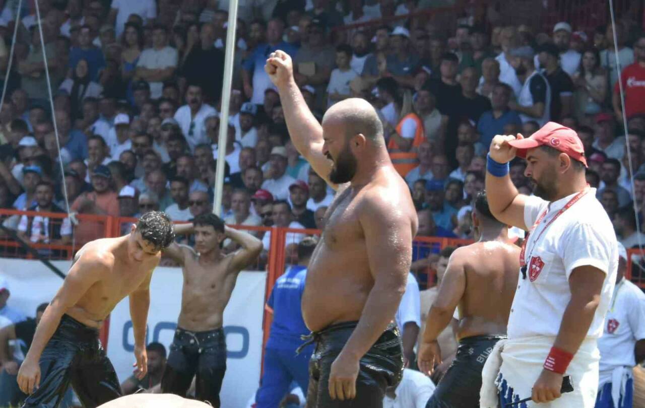 664. Tarihi Kırkpınar Yağlı Güreşleri’nde yarı final müsabakalarının ardından Feyzullah