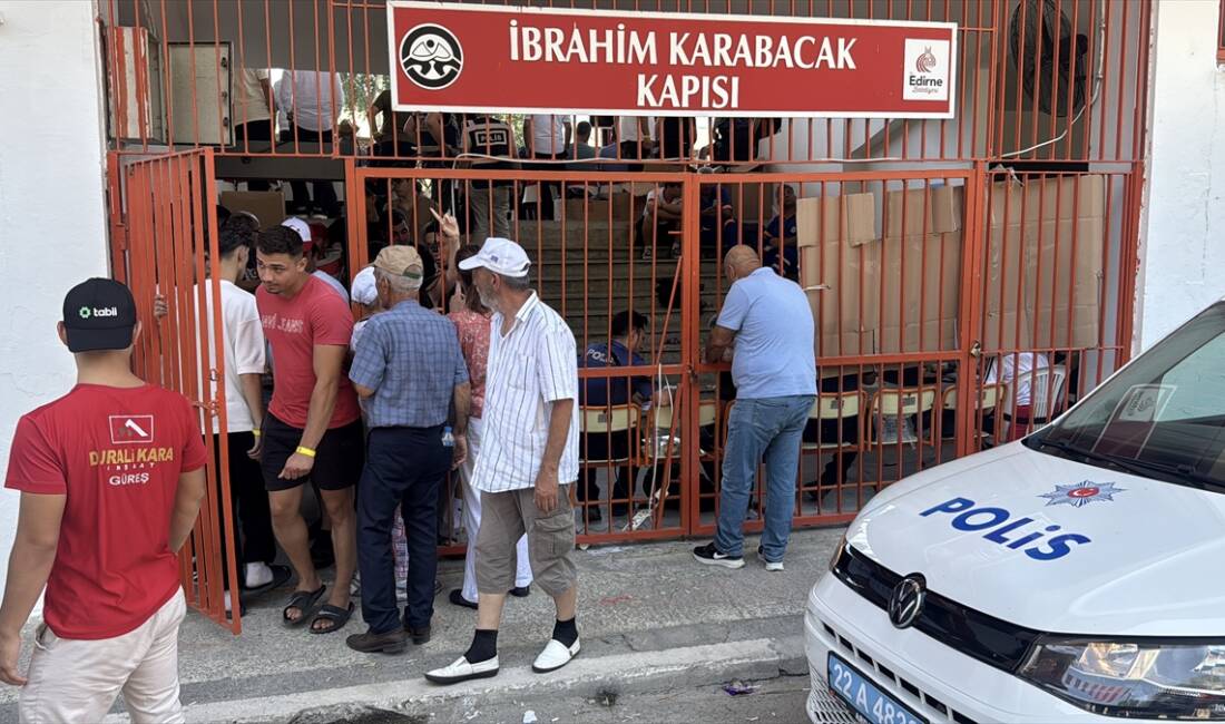 EDİRNE (AA) – Edirne’de, 664. Kırkpınar Tarihi Güreşleri kapsamında polis