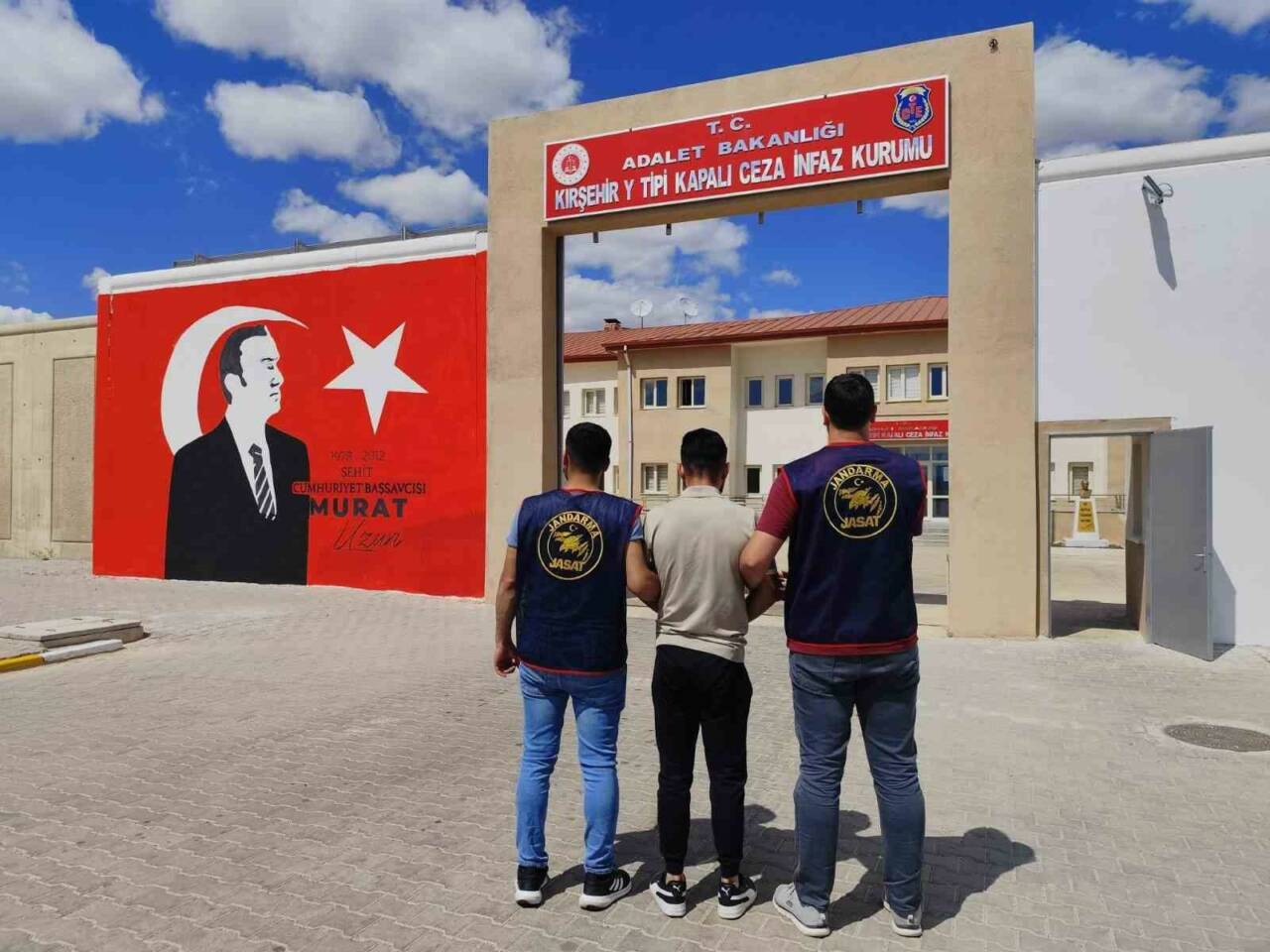 KIRŞEHİR (İHA) – Kırşehir’de çeşitli suçlardan hakkında 8 yıl 9