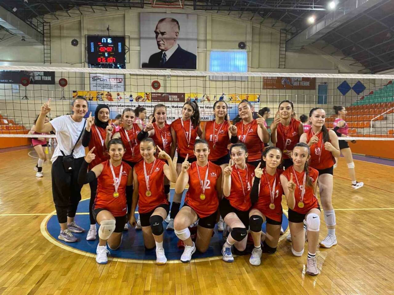 DÜZCE(İHA) – Analig Voleybol Grup Müsabakalarında Düzce Analig Voleybol Kız