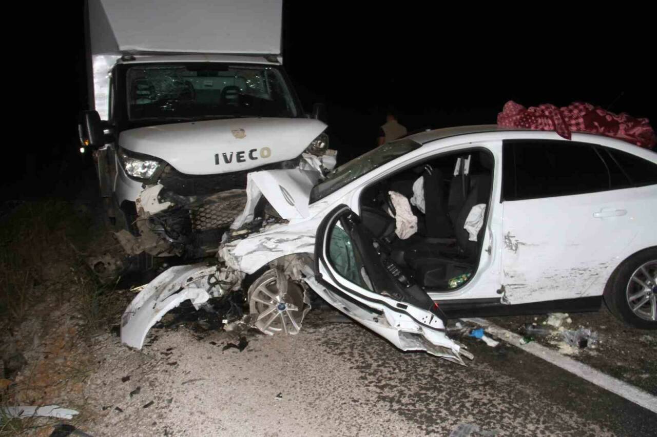 Konya’nın Derebucak ilçesinde 3 aracın karıştığı trafik kazasında 7 kişi