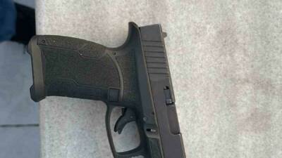 Küçükçekmece’de dükkana silahlı saldırı düzenleyerek o anların görüntüleri de işyeri