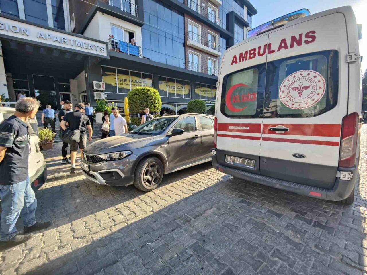 Aydın’ın Kuşadası ilçesinde bir kiracı, tartıştığı ev sahibini bıçakla yaraladı.