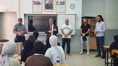 Kütahya İl Milli Eğitim Müdürü Yılmaz: “Çözüm üretmek bizim görevimiz” Kütahya İl Millî Eğitim Müdürü Mustafa Yılmaz, Ortaöğretim Hizmetleri Şube