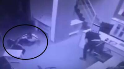 Manisa’nın Şehzadeler ilçesinde bir emlak ofisinde alacak meselesi nedeniyle çıkan