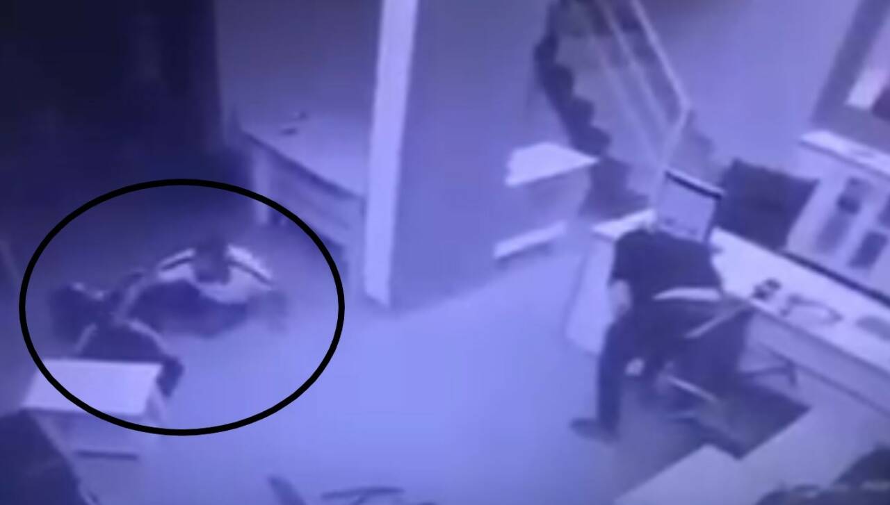 Manisa’nın Şehzadeler ilçesinde bir emlak ofisinde alacak meselesi nedeniyle çıkan