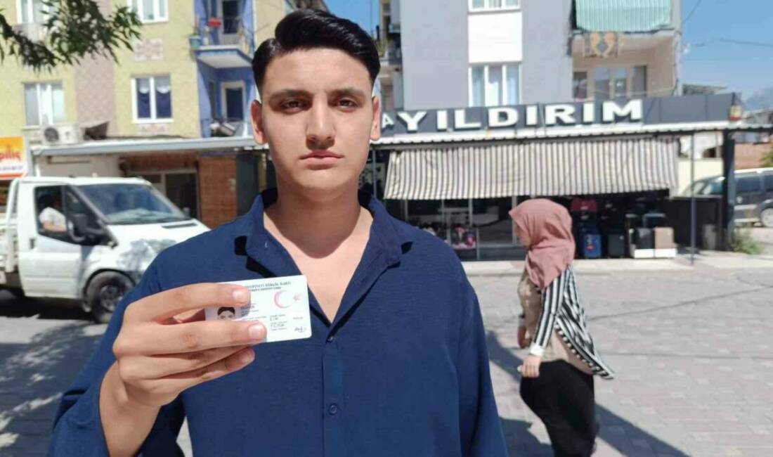 Manisa’nın Yunusemre ilçesinde yaşayan 19 yaşındaki Aziz Yıldırım, ismi nedeniyle