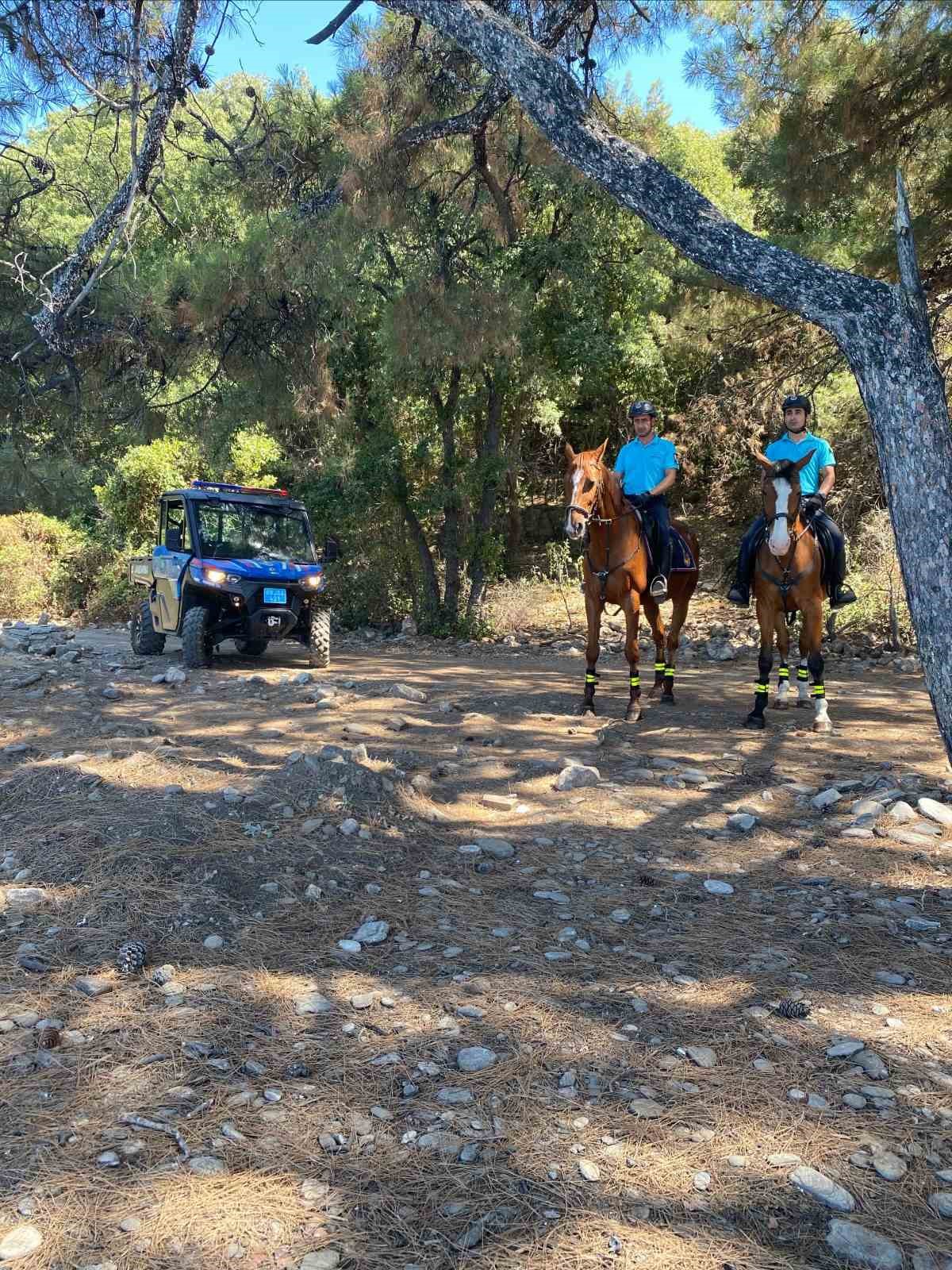 Aydın’ın Kuşadası ilçesinde jandarma ekipleri tarafından Dilek Yarımadası Milli Parkı,
