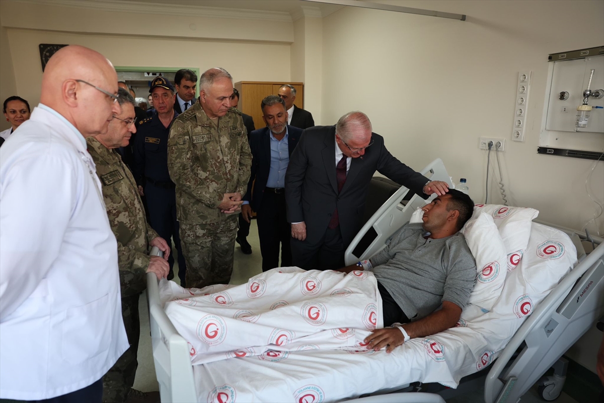 ANKARA (AA) – Milli Savunma Bakanı Yaşar Güler, Pençe-Kilit Harekatı