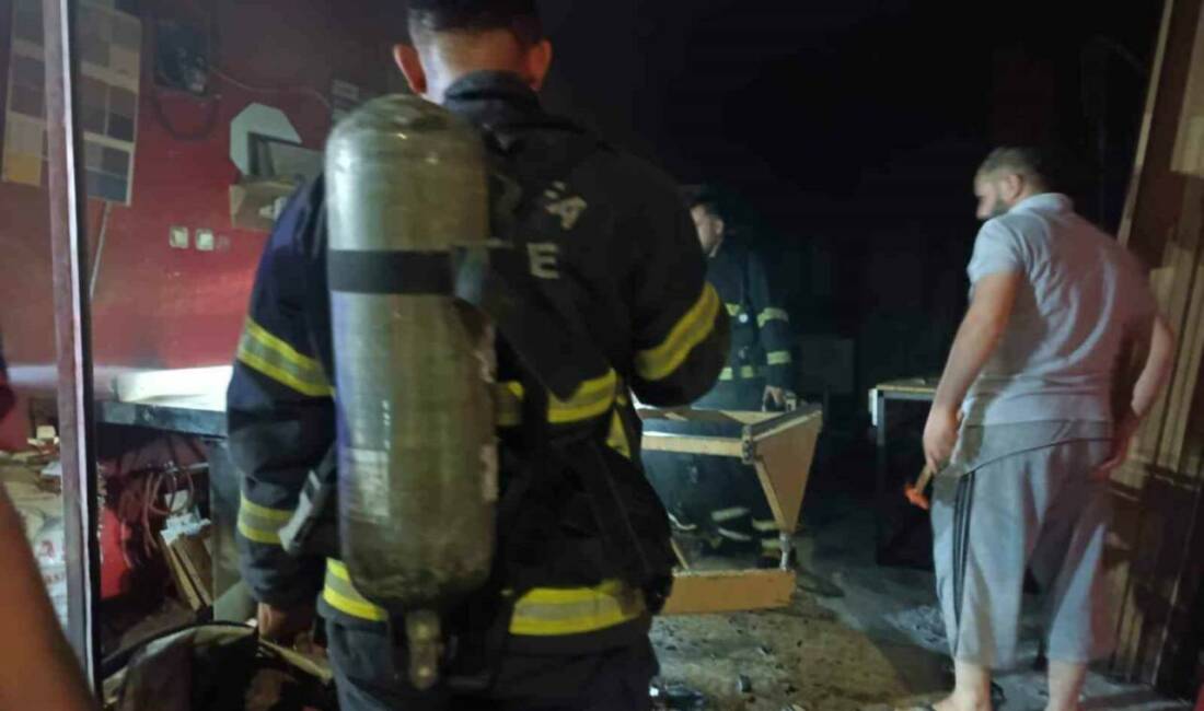 Şanlıurfa’da mobilya dükkanında çıkan yangın itfaiye ekiplerinin müdahalesi sonucu söndürüldü.
