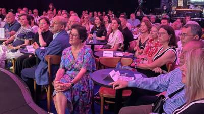 Montreux Caz Festivali’nde Türk Gecesi düzenlendi MONTREUX (AA) – İsviçre’de düzenlenen 59. Montreux Caz Festivali’nde “Türkiye-İsviçre