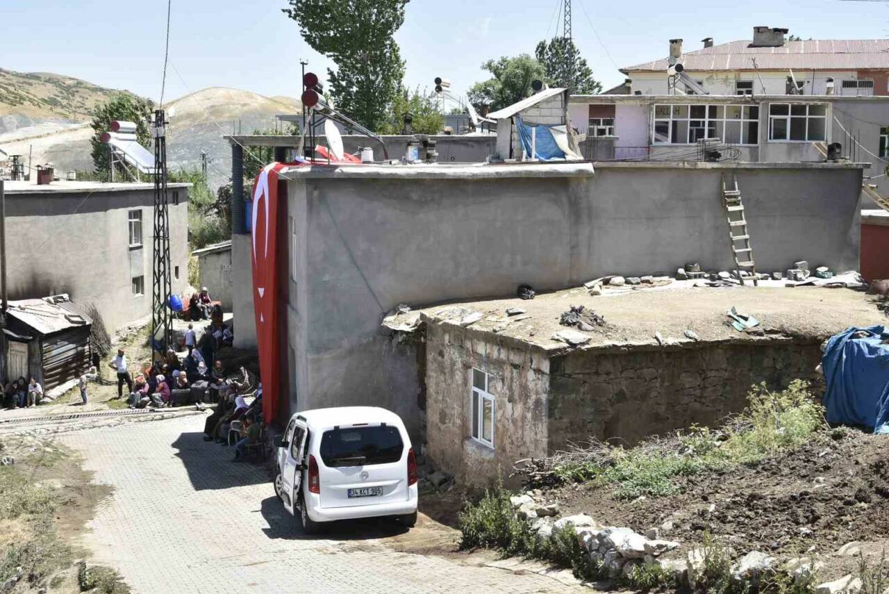 Pençe-Kilit Harekâtı bölgesinde yürütülen operasyon sırasında metan gazından şehit düşen