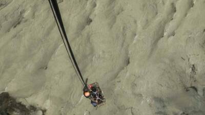 Çin ile Nepal arasındaki Himalaya dağlarındaki bir vadide şiddetli yağışların