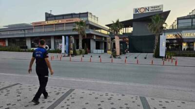 Nilüfer Belediyesi ekipleri, kent estetiğini bozan ve görüntü kirliliği oluşturan