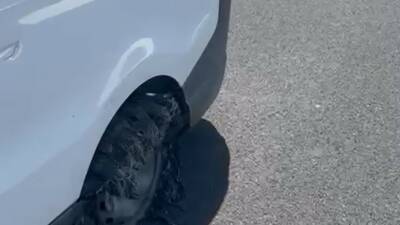 Osmangazi Köprüsü’nde peş peşe giden iki aracın lastikleri patladı. Alınan