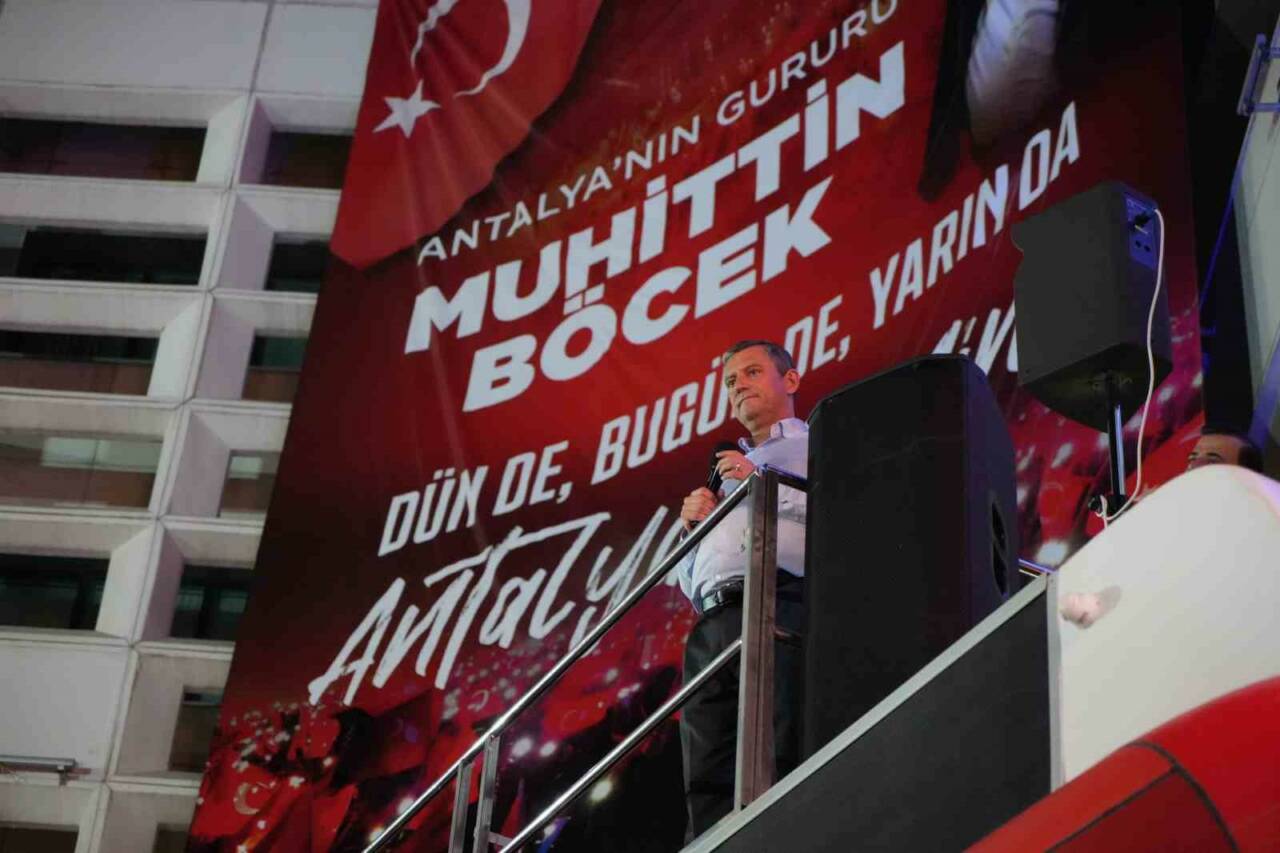 CHP Genel Başkanı Özgür Özel, tutuklu Antalya Büyükşehir Belediye Başkanı