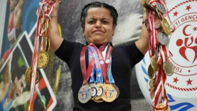 Gaziantep’te keşfedilerek yüzme ve ardından da halter branşına kazandırılan paralimpik