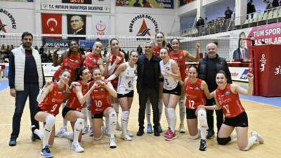 Muratpaşa Belediyespor Kadın Voleybol Takımı, bu sezon 1. Lig’de mücadele