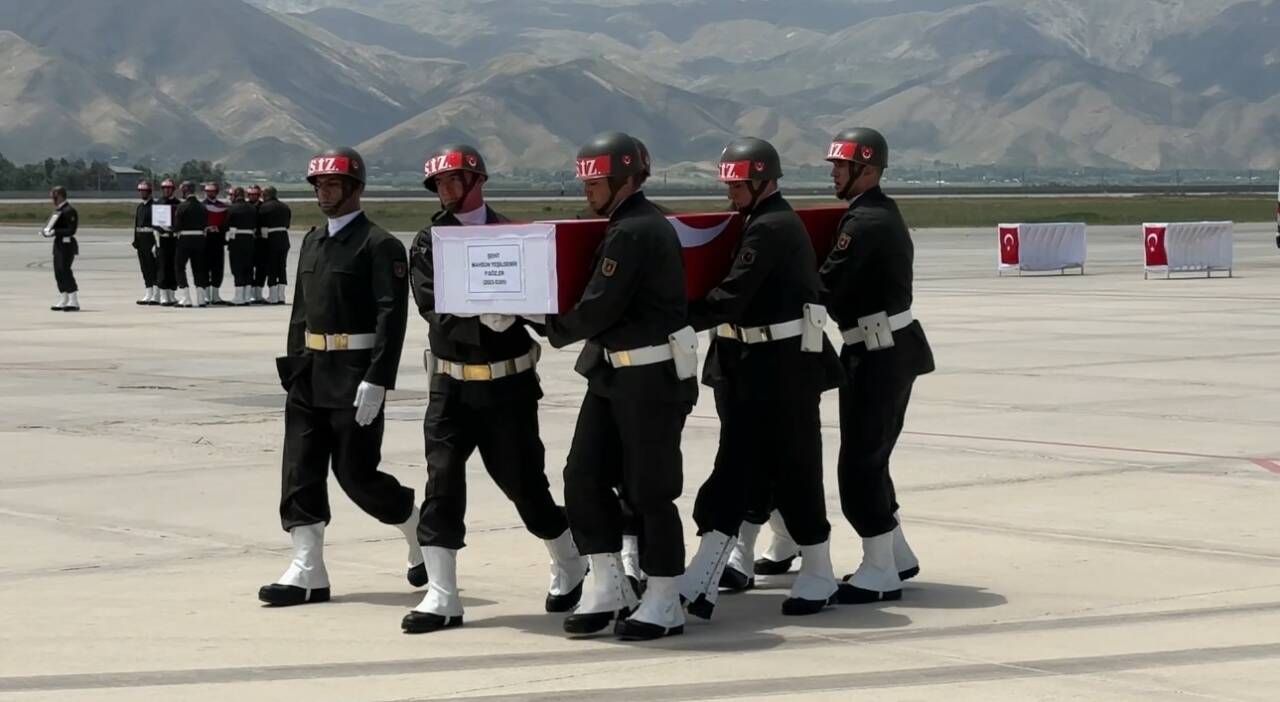 Pençe-Kilit Harekat bölgesindeki bir mağarada arama-tarama faaliyeti sırasında metan gazına