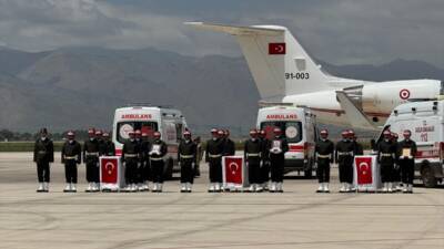 - Törene Milli Savunma Bakanı Yaşar Güler, Genelkurmay Başkanı Orgeneral